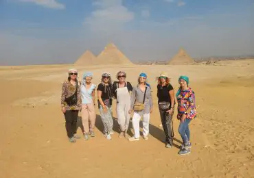 Guests by the Pyramids Tours To Egypt