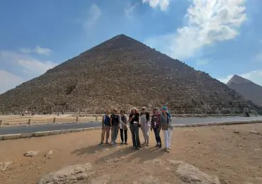 Guests by the Pyramids Tours To Egypt